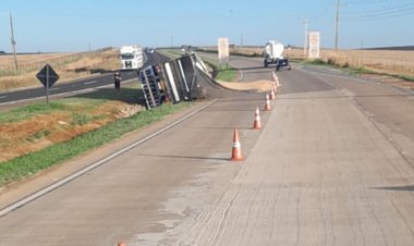 Dois acidentes de transito são registrados na  PR-163