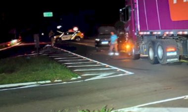 Colisão envolvendo caminhão de Palotina  deixa três pessoas gravemente feridas na PR-486