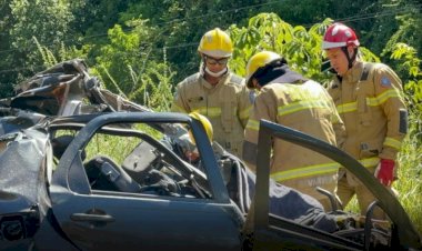 Morador de Palotina bate de frente com carreta e Morre no interior de Umuarama