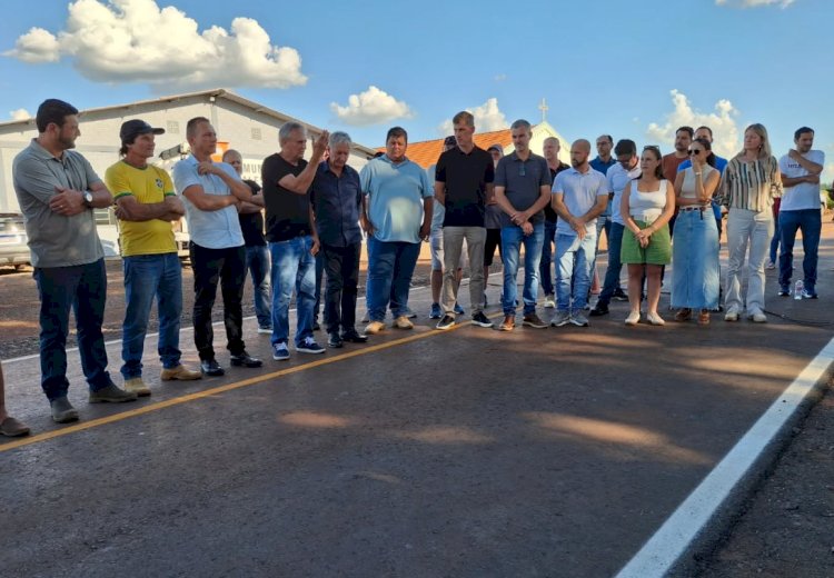 Prefeitura entrega oficialmente obras de asfaltamento na Linha Campos Sales