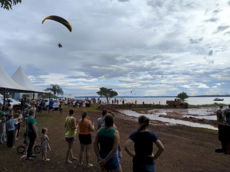 Título Prefeitura define participação de pilotos de paramotor no Acampamento Pais e Filhos em Porto Mendes