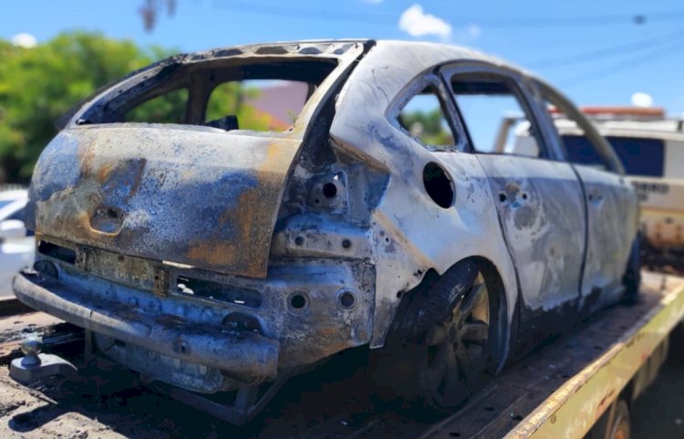 Veículo de Nova Santa Rosa é destruído pelo fogo na BR 163 perto de Toledo