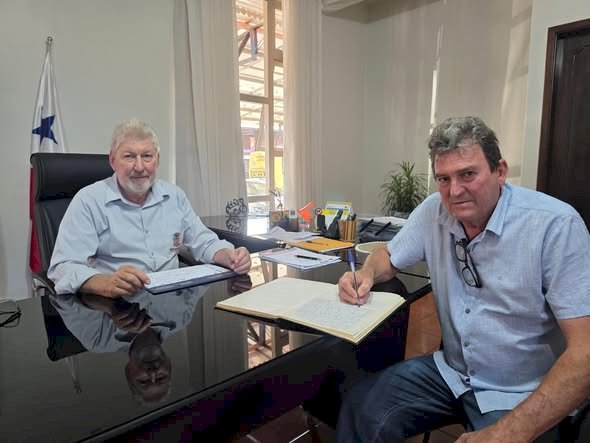 Prefeito Lari Hitz retorna ao comando da Prefeitura de Nova Santa Rosa após período de férias