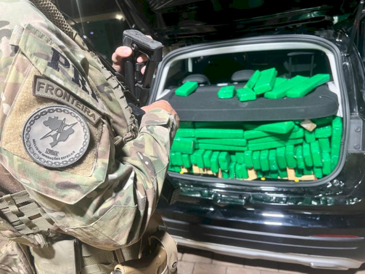 PRF apreende adolescente com quase meia tonelada de drogas na BR-277