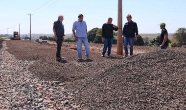 Nova Santa Rosa inicia a execução de mais de 9 quilômetros de asfalto em estradas rurais