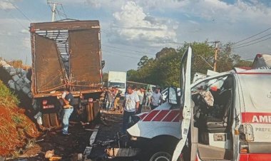 Grave acidente na PR-082 deixa duas vítimas fatais e uma criança em estado gravíssimo