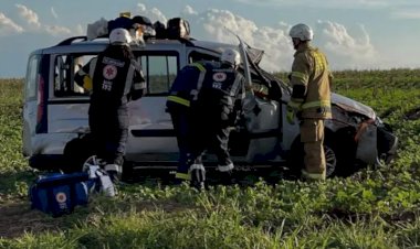 Mulher fica ferida em capotamento após colisão na PR-182, em Maripá