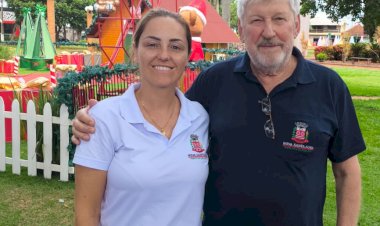 Prefeito de Nova Santa Rosa visita Feira MEI de Natal na Praça da Bíblia