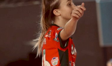 “Não deu, mas valeu”; equipe da atleta de Nova Santa Rosa perde rumo a final do mundial de futsal