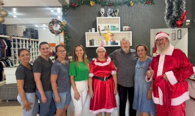 Papai Noel visita o comércio de Nova Santa Rosa e leva o espírito natalino às empresas