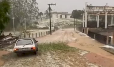 Tempestade com granizo provoca estragos e assusta moradores em Lontras, em Santa Catarina