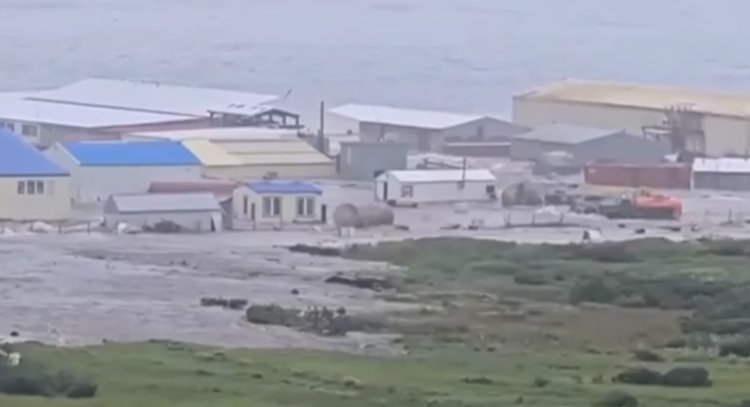 Tsunami atinge o Pacífico após terremoto de magnitude 8,8 na costa da Rússia