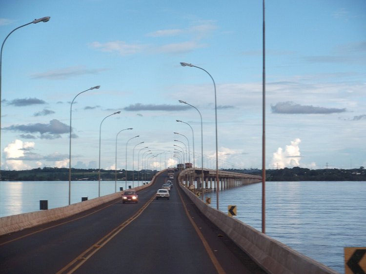 Lentidão do transito na 163 e ponte  em Guaíra segue  até domingo