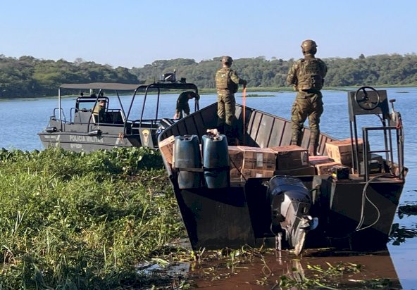BPFRON APREENDE  CONTRABANDO DE RECICLAVEIS , EMBARCAÇÃO E CIGARROS NA FRONTEIRA