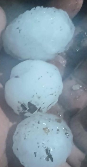 Temporais com granizo e ventos fortes voltam a atingir cidades do Paraná