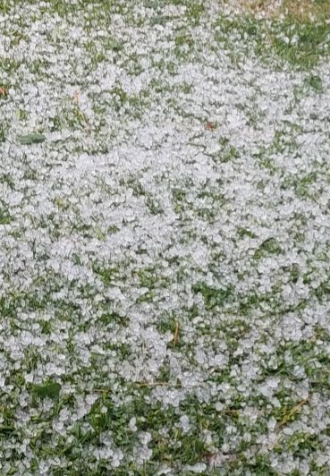 Chuva de granizo atinge o interior de Toledo nesta quarta-feira (12)