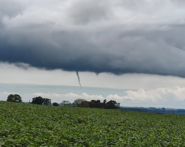 ATENÇÃO: Formação tornádica é registrada em Francisco Alves nesta quinta-feira (13)